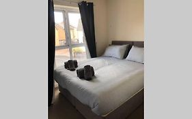 Dudley House **Staycation & Contractors** Sleeps 7