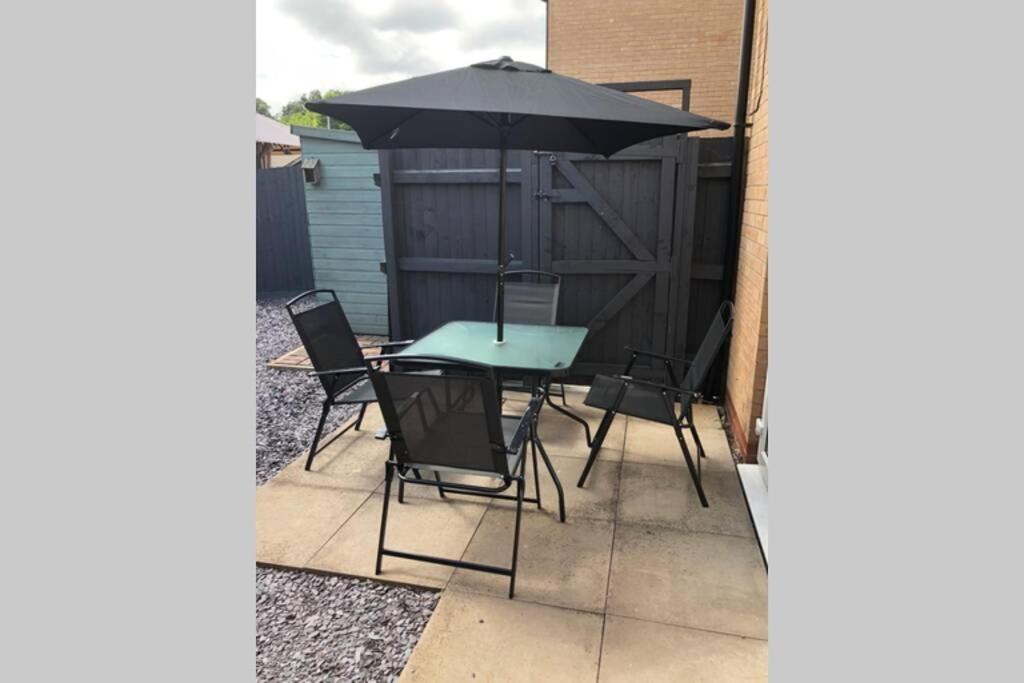 Dudley House **Staycation & Contractors** Sleeps 7 Tipton Exterior photo